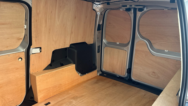 Ford Transit Connect 250 L2 Petrol 1.5 EcoBoost PHEV 150 Limited Van Auto